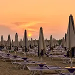 Comfy Flat 200mt From The Beach-beahost *