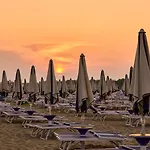 Comfy Flat 200mt From The Beach-beahost Apartament