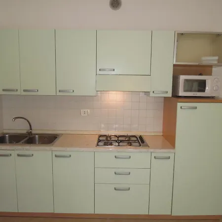 아파트 Comfy Flat 200 M From The - Beahost 비비오네