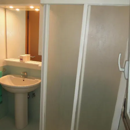 Comfy Flat 200 M From The - Beahost 아파트