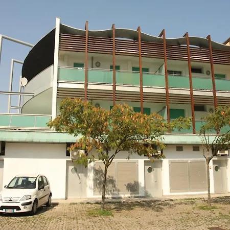 Comfy Flat 200 M From The - Beahost 아파트 *